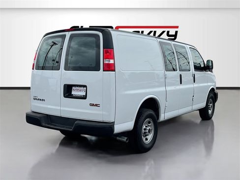Used 2024 GMC Savana 2500 Work Van w/ Driver Convenience Package image 7