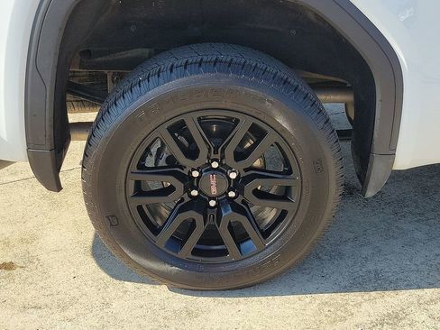 Used 2023 GMC Sierra 1500 Pro w/ Graphite Edition image 7