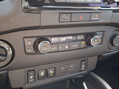 Certified 2024 Nissan Frontier SV w/ SV Convenience Package AWD/4WD image 17