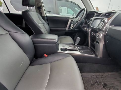 Used 2017 Toyota 4Runner SR5 Premium image 5