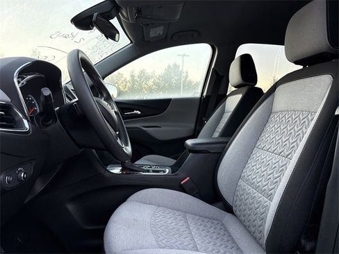 Used 2022 Chevrolet Equinox LS image 8
