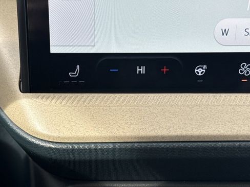 Used 2025 Ford Maverick Lariat image 19