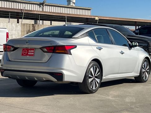 Used 2022 Nissan Altima 2.5 SV image 3