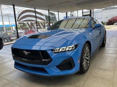 Used 2024 Ford Mustang GT Premium RWD image 3