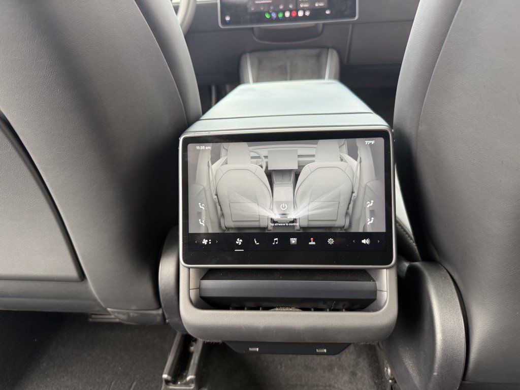Used 2026 Tesla Model Y Long Range AWD/4WD image 17
