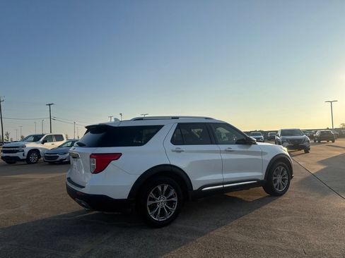 Used 2022 Ford Explorer Limited w/ Equipment Group 301A RWD image 19