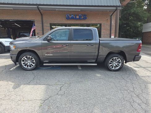 Used 2023 RAM 1500 Laramie AWD/4WD image 3