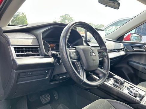 Used 2024 Mitsubishi Outlander SE AWD/4WD image 9