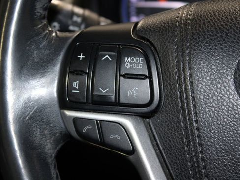 Used 2017 Toyota Highlander XLE image 36