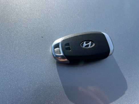 Used 2021 Hyundai Elantra Limited FWD image 34