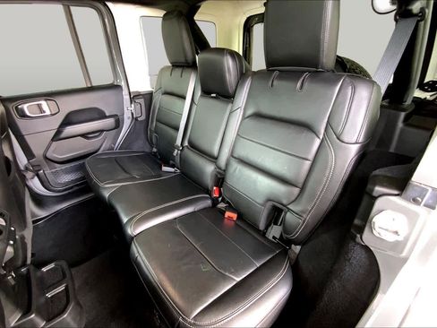 Used 2019 Jeep Wrangler Unlimited Sahara AWD/4WD image 21
