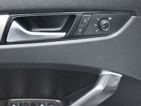 Used 2022 Volkswagen Passat 2.0T SE image 21