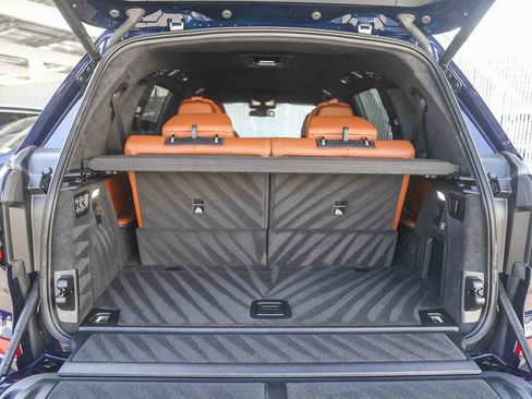 Used 2025 BMW X7 M60i image 23
