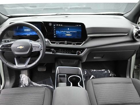 Used 2025 Chevrolet Equinox LT w/ Safety and Technology Package AWD/4WD image 23