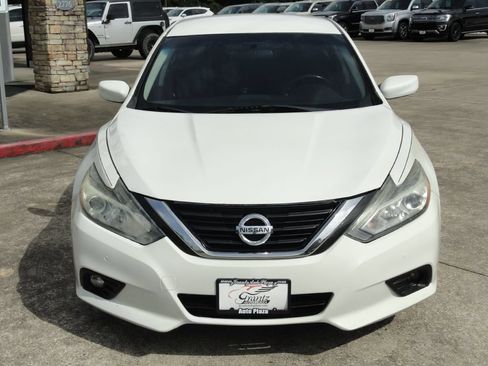 Used 2017 Nissan Altima 2.5 SV FWD image 2