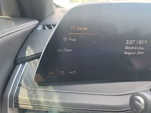 Used 2024 Cadillac XT4 Premium Luxury w/ Technology Package FWD image 29