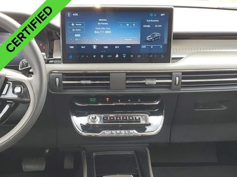 Used 2023 Lincoln Corsair AWD w/ Equipment Group 101A image 28