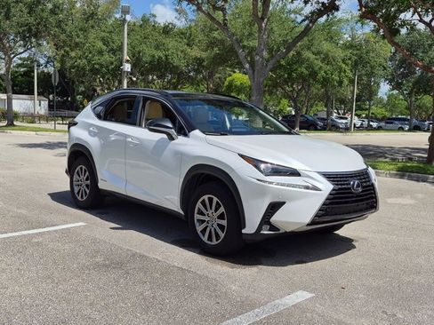 Used 2018 Lexus NX 300h AWD w/ Comfort Package image 2