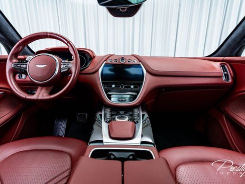 Used 2021 Aston Martin DBX image 37