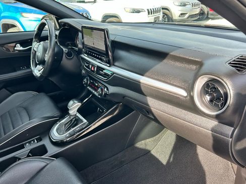 Used 2023 Kia Forte GT-Line w/ GT-Line Premium Package image 9