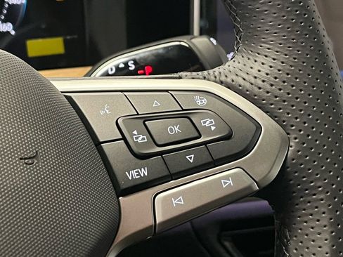 New 2026 Volkswagen Tiguan SEL R-Line AWD/4WD image 29