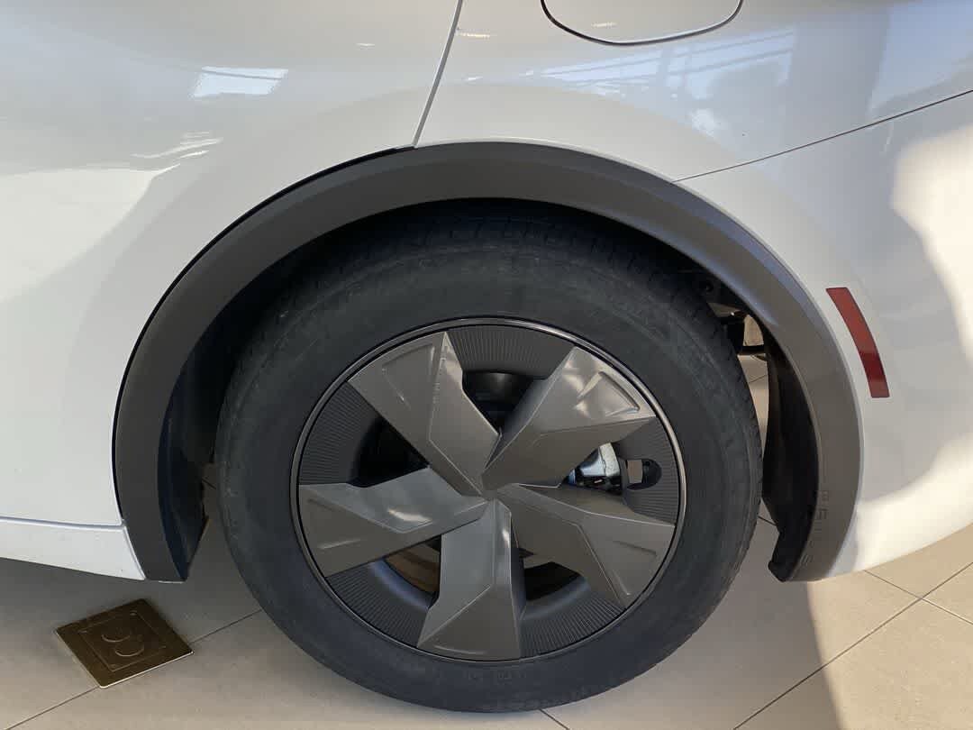 Used 2024 Toyota Prius LE AWD/4WD image 12