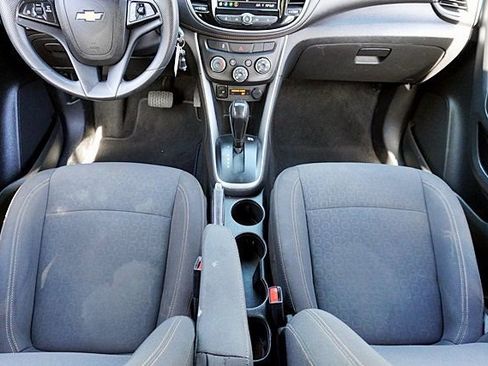Used 2021 Chevrolet Trax LS w/ Tint and Cruise Package FWD image 20