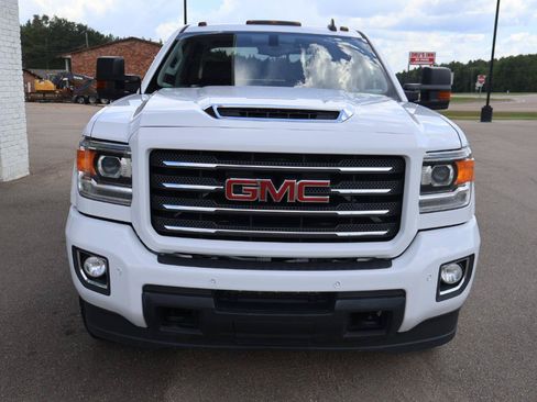 Used 2018 GMC Sierra 2500 SLT w/ Duramax Plus Package AWD/4WD image 7