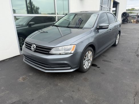 Used 2015 Volkswagen Jetta SE FWD image 1