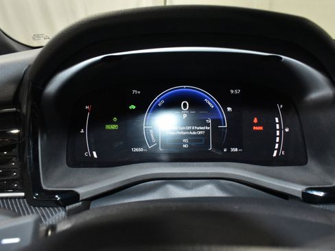 Used 2025 Toyota Camry SE image 16