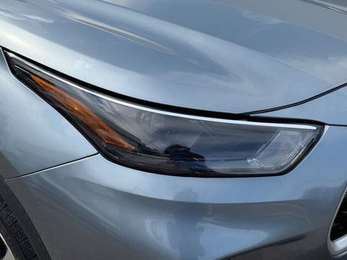 Used 2022 Toyota Highlander XLE FWD image 35
