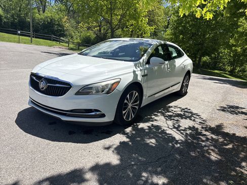 Used 2018 Buick LaCrosse Preferred FWD image 8