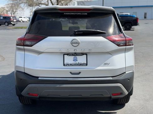 Used 2023 Nissan Rogue SV FWD image 6
