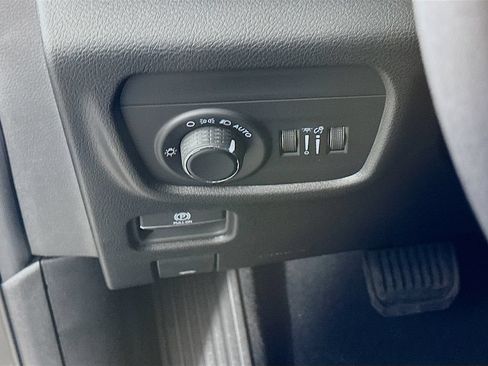 New 2026 Jeep Grand Cherokee Laredo AWD/4WD image 14
