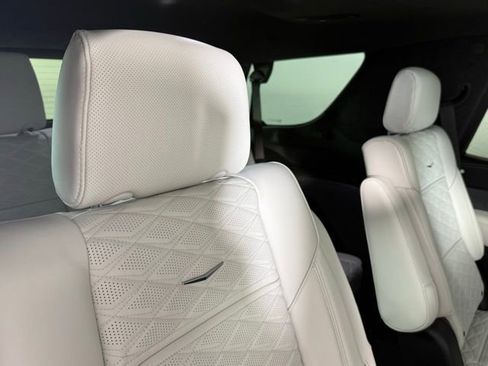 New 2026 Cadillac Escalade Platinum Sport w/ LPO, ONYX Package AWD/4WD image 32