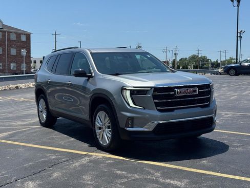 Used 2026 GMC Acadia Elevation w/ Elevation Premium Package FWD image 2