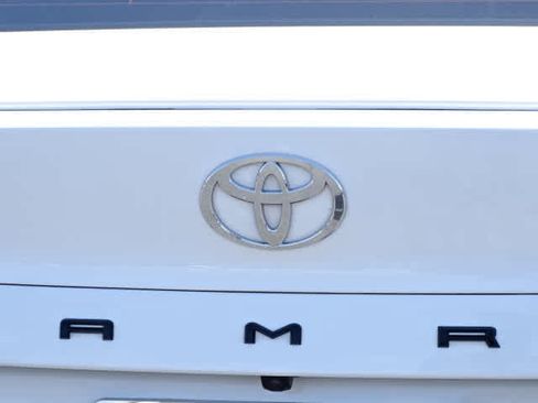 Used 2025 Toyota Camry SE FWD image 9