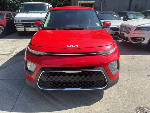 Used 2022 Kia Soul LX FWD image 3