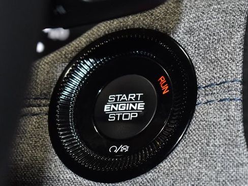 Used 2024 Jeep Compass Latitude image 21