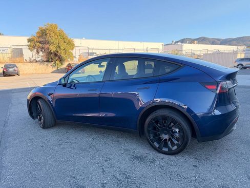 Used 2023 Tesla Model Y Long Range AWD/4WD image 14