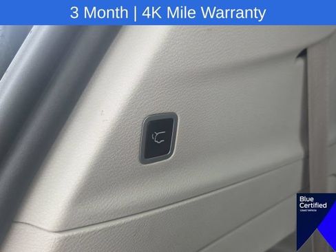 Used 2023 Chrysler Pacifica Touring-L FWD image 15