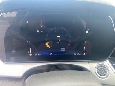 Used 2024 Chevrolet Trax LT FWD image 11