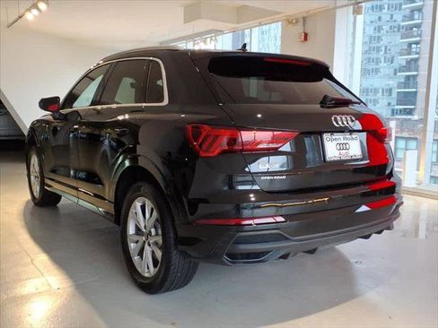 Certified 2025 Audi Q3 2.0T Premium w/ Convenience Package image 6