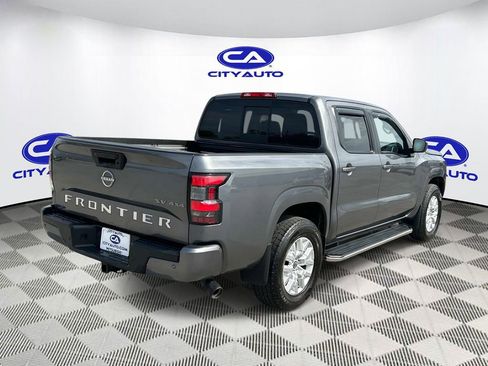 Used 2022 Nissan Frontier SV w/ SV Premium Package image 3