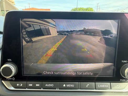 Used 2025 Nissan Rogue SV AWD/4WD image 13