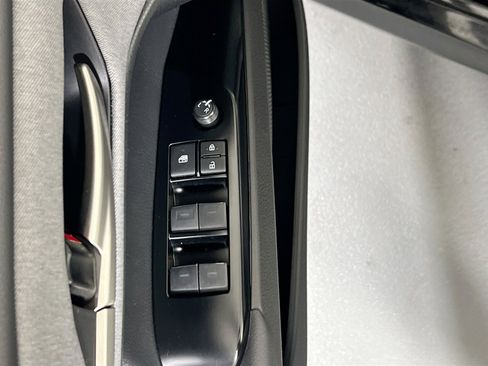 Used 2025 Toyota Camry LE w/ Convenience Package image 17