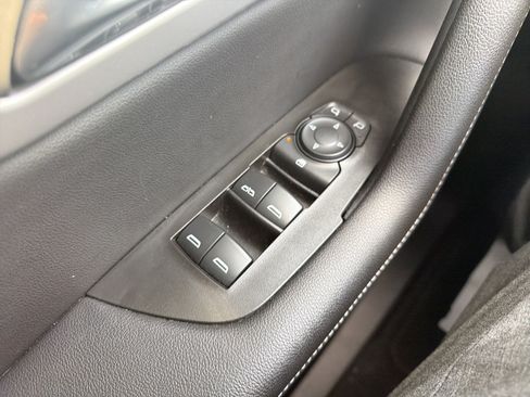Used 2025 Chevrolet Blazer LT AWD/4WD image 16