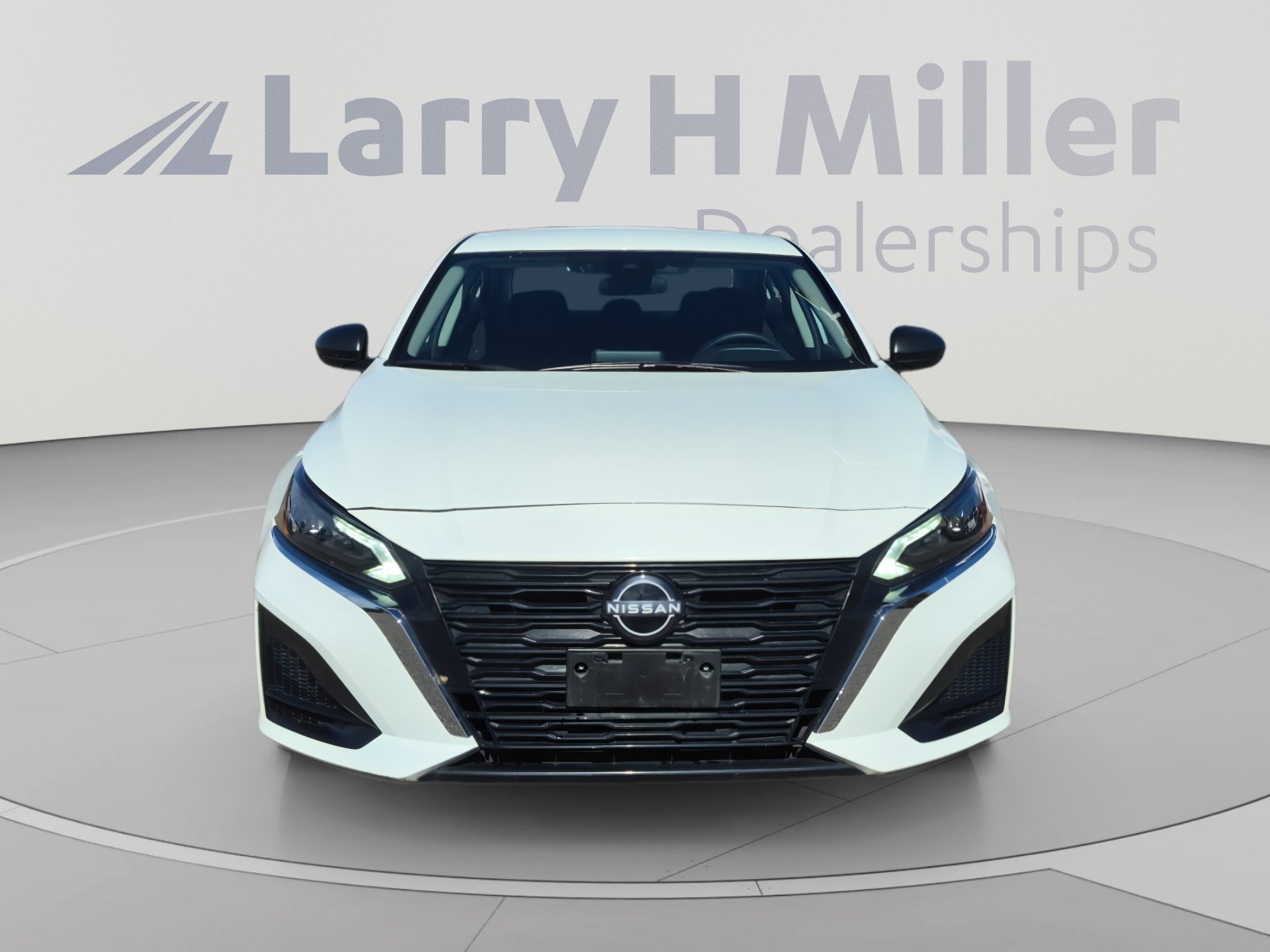 Used 2025 Nissan Altima 2.5 SV FWD image 8