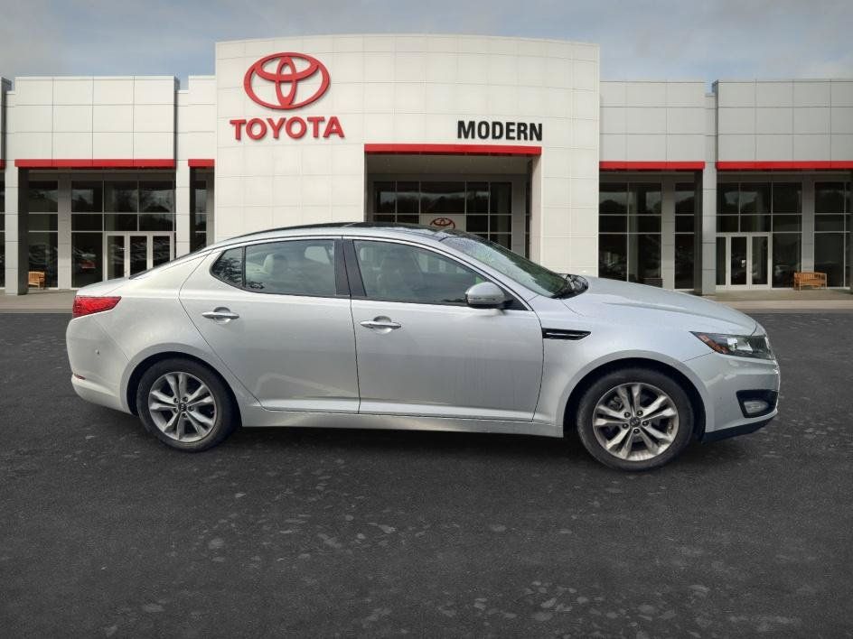 Used 2011 Kia Optima EX w/ Premium Pkg FWD image 17