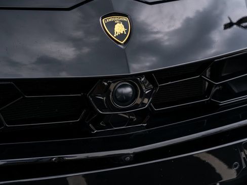 Used 2020 Lamborghini Urus AWD/4WD image 7